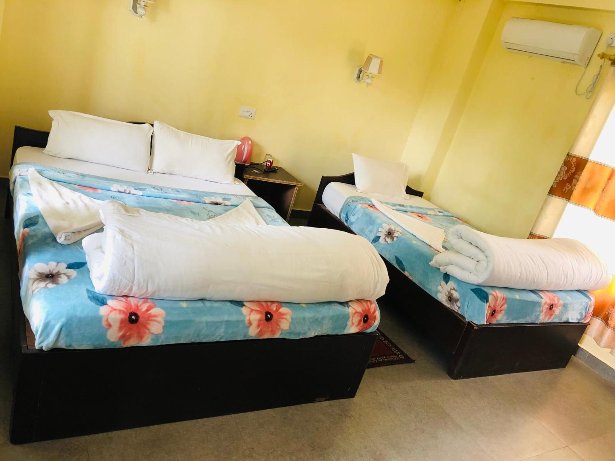 Silent Park Hotel Sauraha Ngoại thất bức ảnh